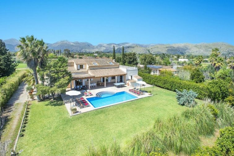 4 Bed Countryside House for sale in Puerto Pollensa